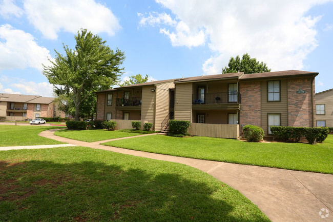 Exterior Building - Green Arbor Apts.