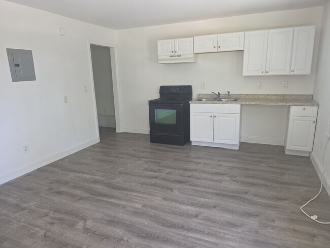 Foto del edificio - 1 Bedroom Available Now!