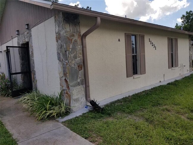 Foto del edificio - 11231 Pendleton Ave