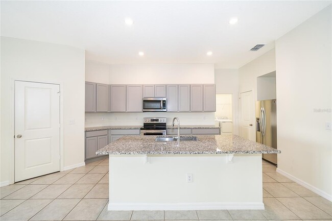 Building Photo - 9121 Oscraft Dr