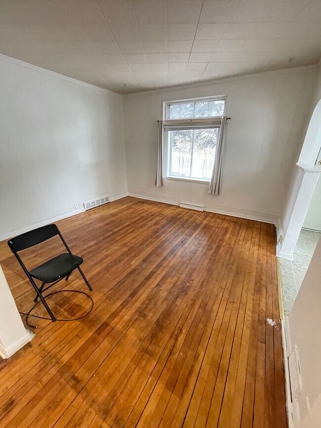 Foto del edificio - 1302 W 1st St