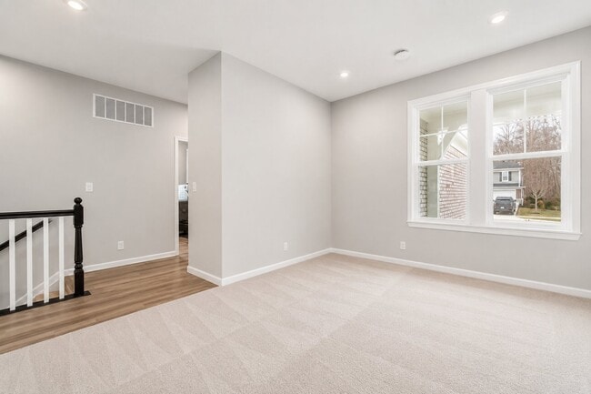 Building Photo - 807 Littleton Dr