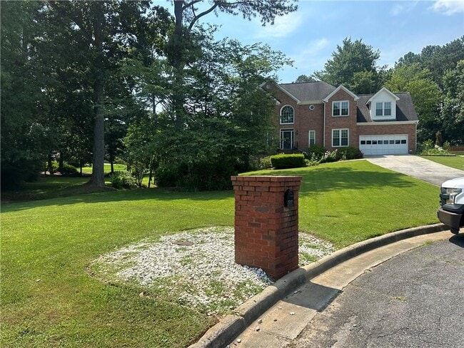 Building Photo - 1702 Stonegate Way SW