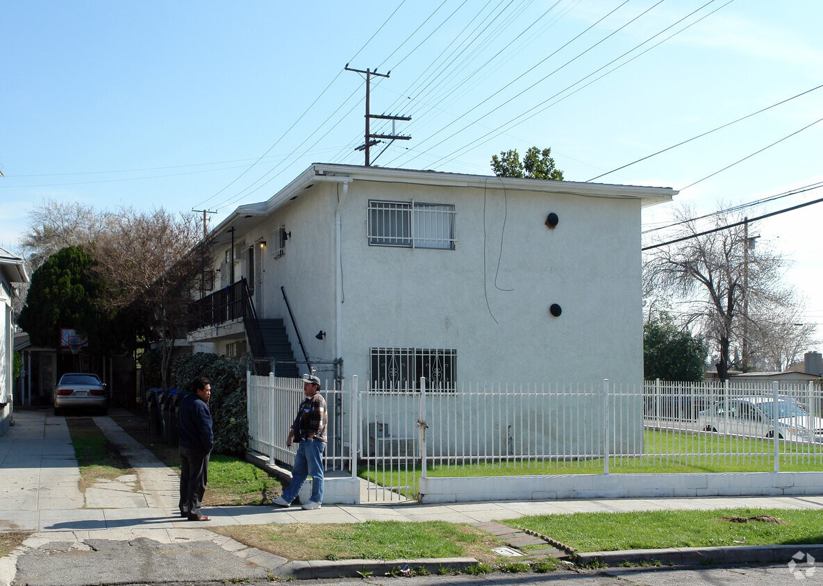 Foto del edificio - 580-588 W 13th St