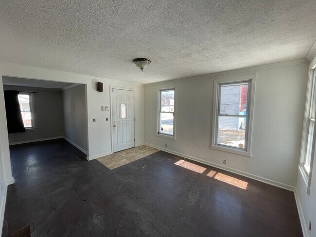 Sala de estar - 303 Benton St