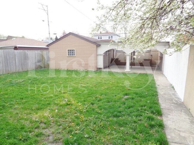 Foto del edificio - 2337 121st St