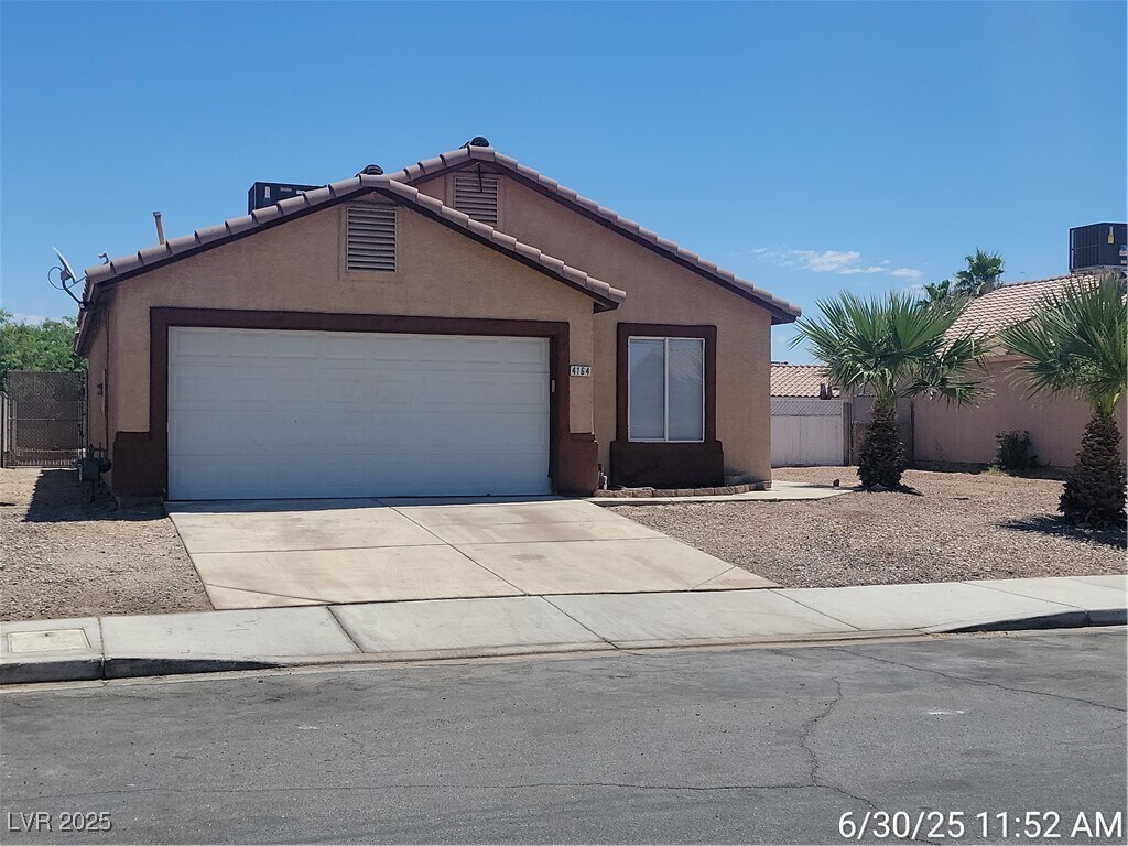 Foto principal - 4164 Carmine St