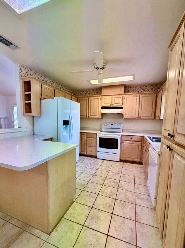 Foto del edificio - 219 Oak Hill Dr