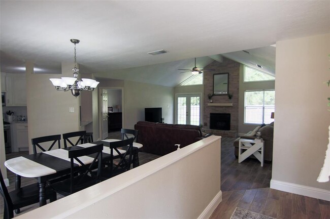 Building Photo - 2327 Lexington Woods Dr