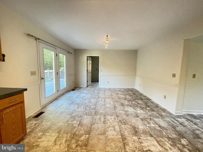 Foto del edificio - 10197 Madison Dr