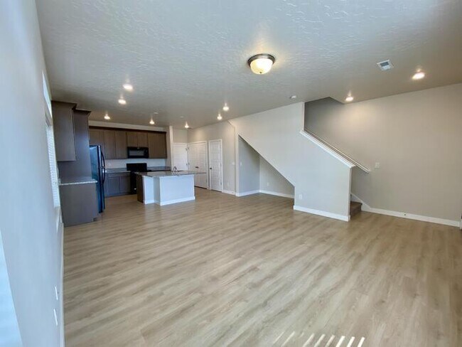 Building Photo - 267 S Hidden Lagoon Pl