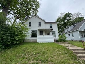 Building Photo - 610 1st Ave