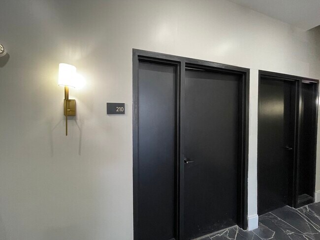 Foto del edificio - 13 Sudbury St