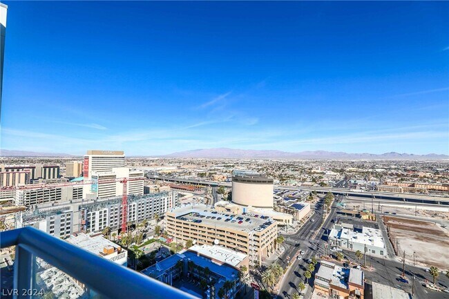 Building Photo - 150 S Las Vegas Blvd