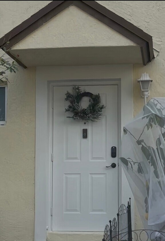 Foto del edificio - 6629 Winfield Blvd