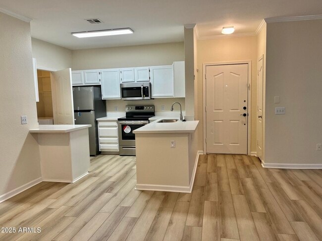 Building Photo - 16013 S Desert Foothills Pkwy