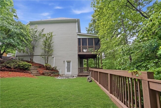 Building Photo - 682 Montglade Ct