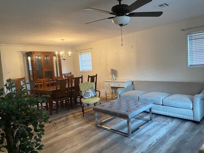 Building Photo - 300 Brookwood Cir