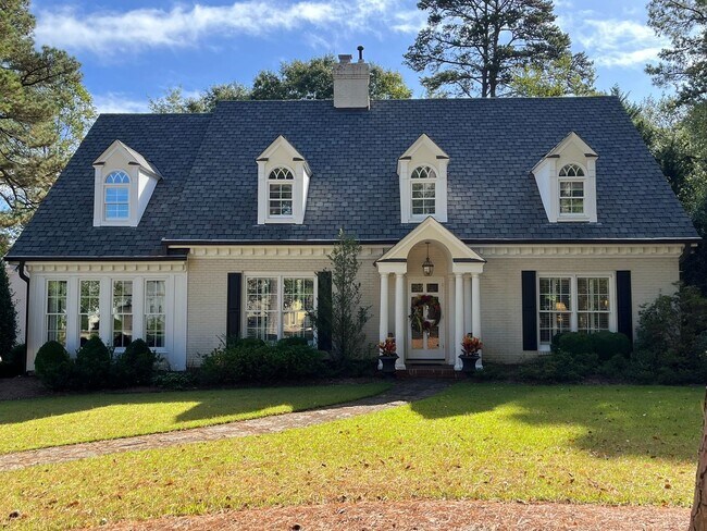 Foto del edificio - Incredible 5BD, 4.5BA House in Downtown Ra...