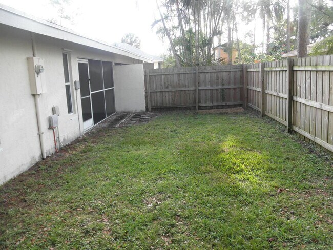 Building Photo - 13708 Lavender Ln
