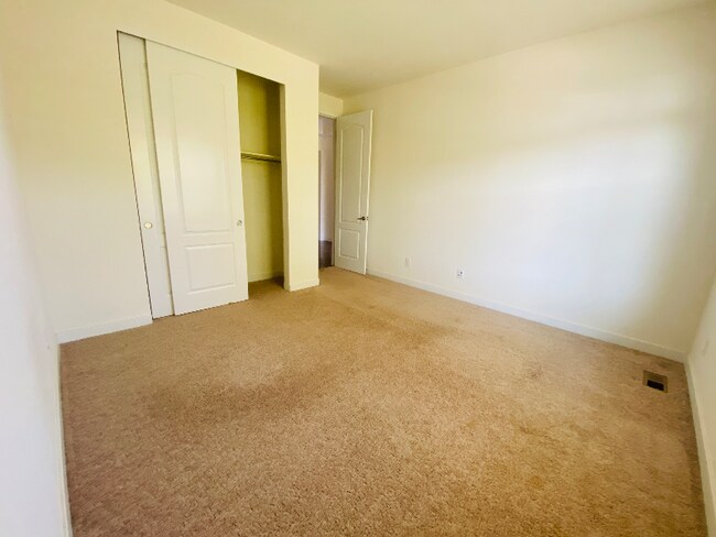 Building Photo - 16058 Azalea Ave