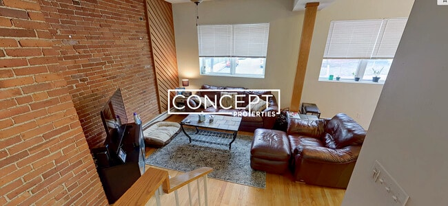 Building Photo - 106 Central St