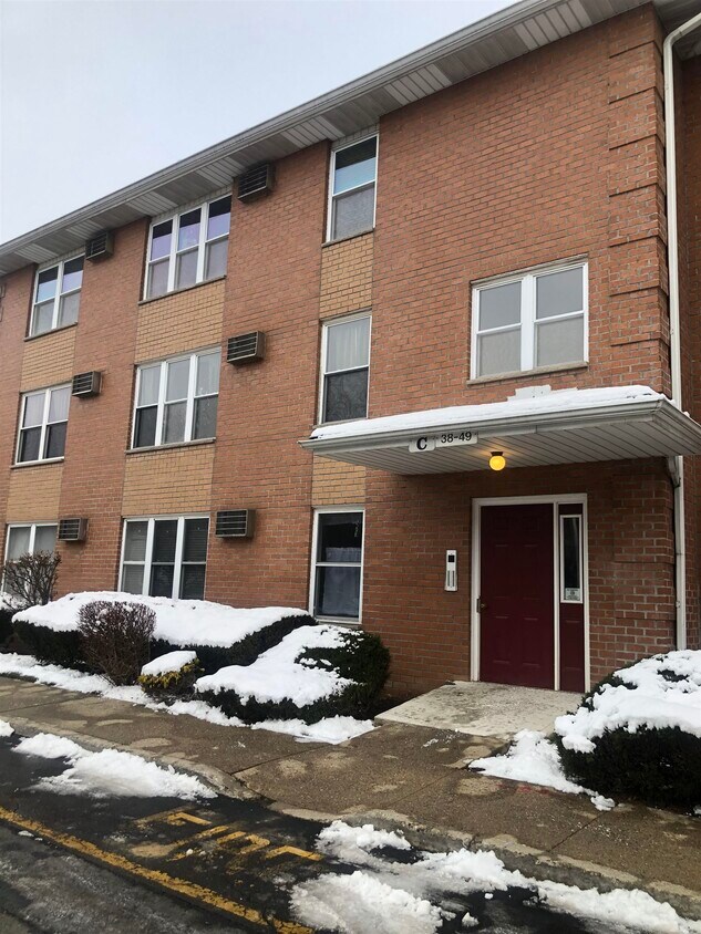 Foto del edificio - 43 Riverview Ct