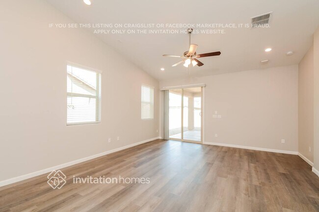Foto del edificio - 12330 W Glenn Dr