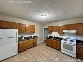 Building Photo - 97 Marion St