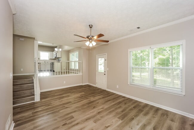 Building Photo - 821 River Mist Dr