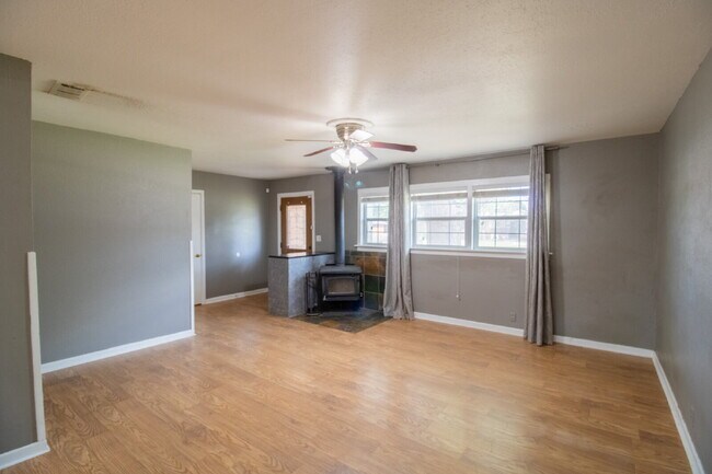 Foto del edificio - Spacious 3-bedroom home!