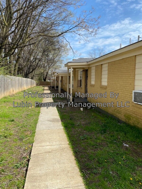Building Photo - 1686 Kansas St