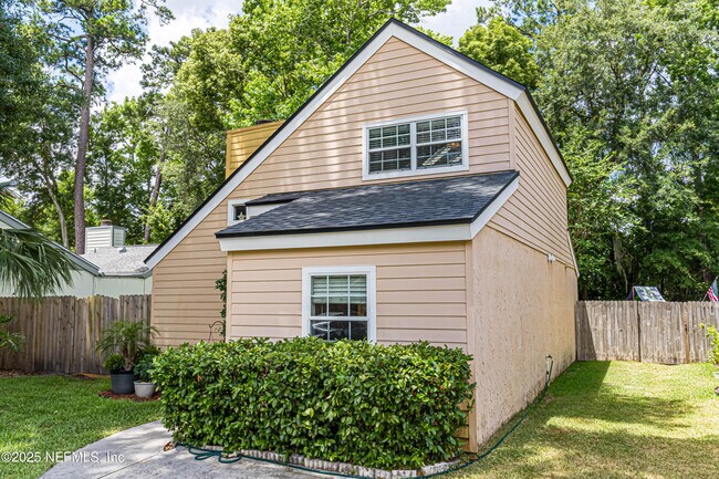 Foto del edificio - 8542 Goldeneye Ln