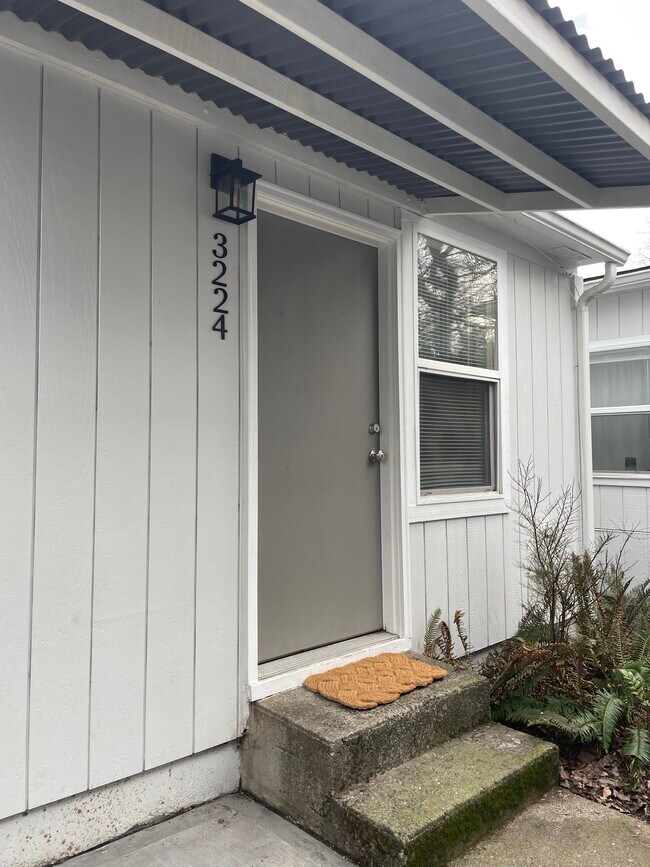 Photo - 3224 SE Rockwood St Apartments