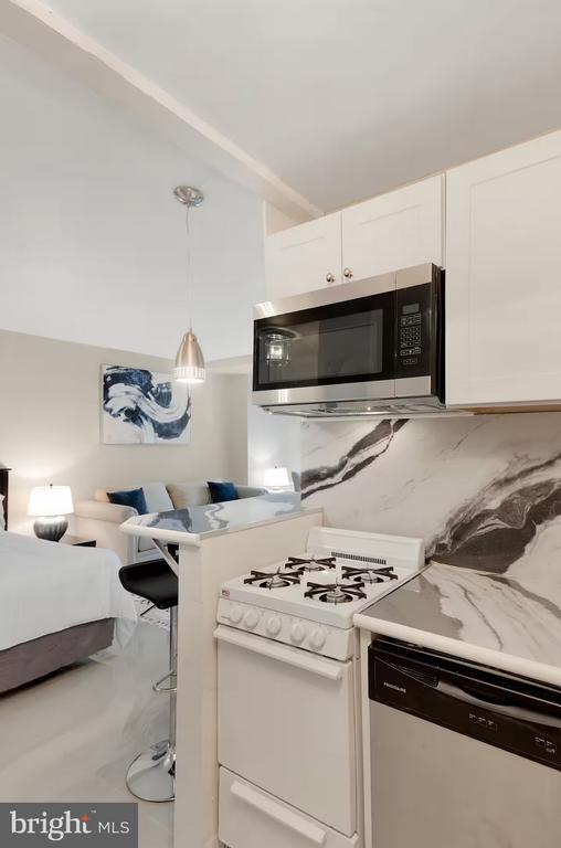 Building Photo - 1111 Arlington Blvd