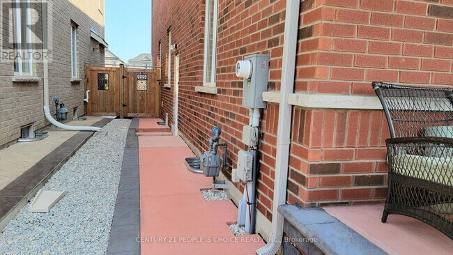 Photo du bâtiment - 33 Boathouse Rd