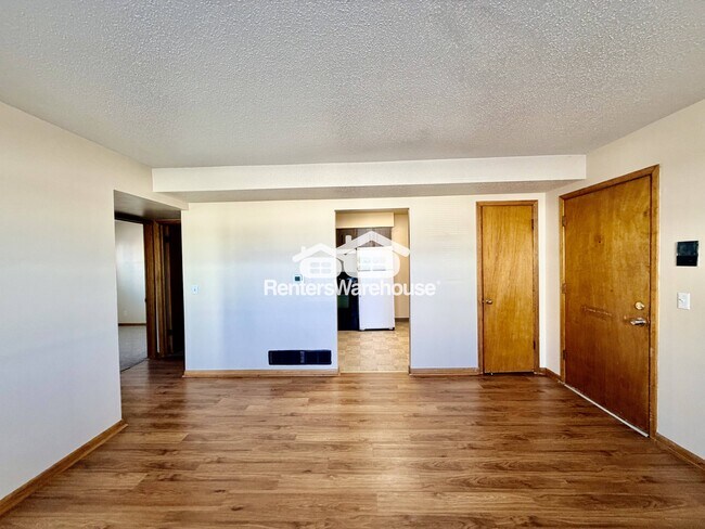 Foto del edificio - 303 S Madison St