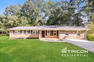 Building Photo - 6205 Dorsett Shoals Rd