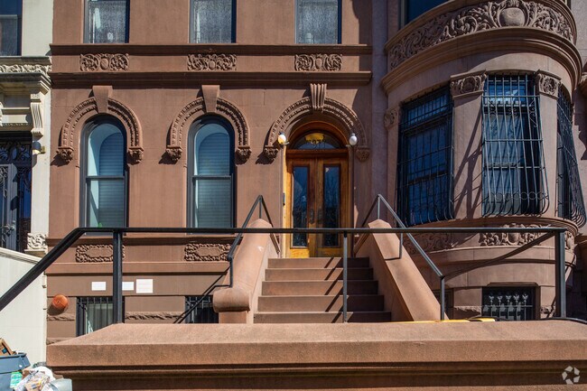 Entrance - 377 Sterling Pl