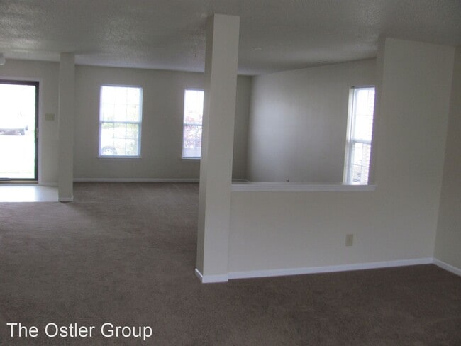 Foto del edificio - 4 br, 2.5 bath House - 10807 Emery Dr.