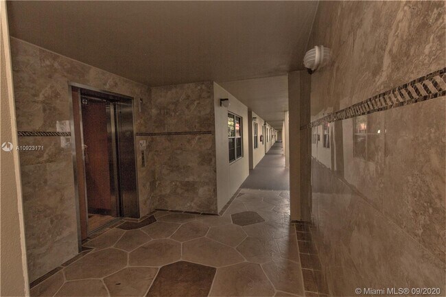 Foto del edificio - 1300 SW 125th Ave