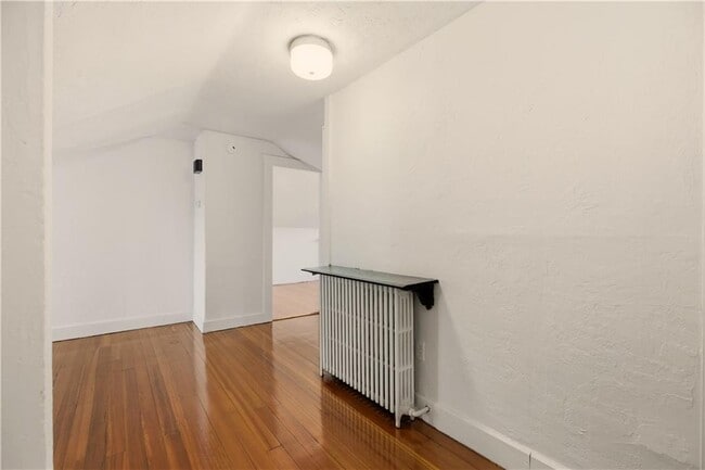 Foto del edificio - 31 Bayside Ave