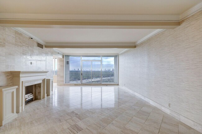 Foto del edificio - 121 N Post Oak Ln