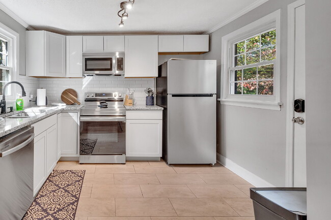 Building Photo - The Deese | $125/Week (First 4 Weeks Limited Promo!) Furnished Room + WiFi + Laundry
