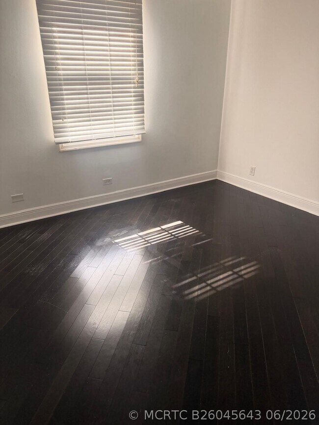 Foto del edificio - 1226 Avondale Ln