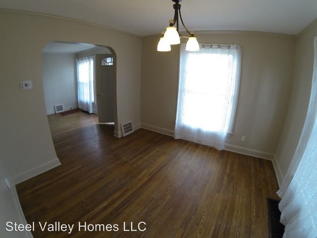 Building Photo - 3 br, 1.5 bath House - 235 Oakley