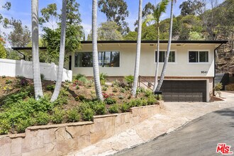 Building Photo - 9541 Cedarbrook Dr