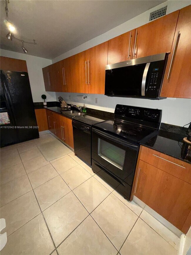 Building Photo - 3000 S Ocean Dr