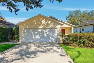 Building Photo - 933 Pecan St