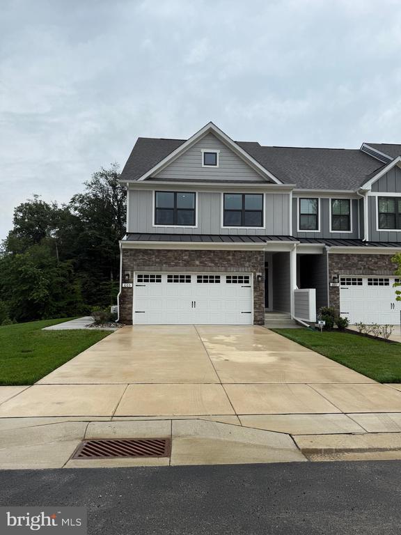 Foto del edificio - 605 Phalen Ct